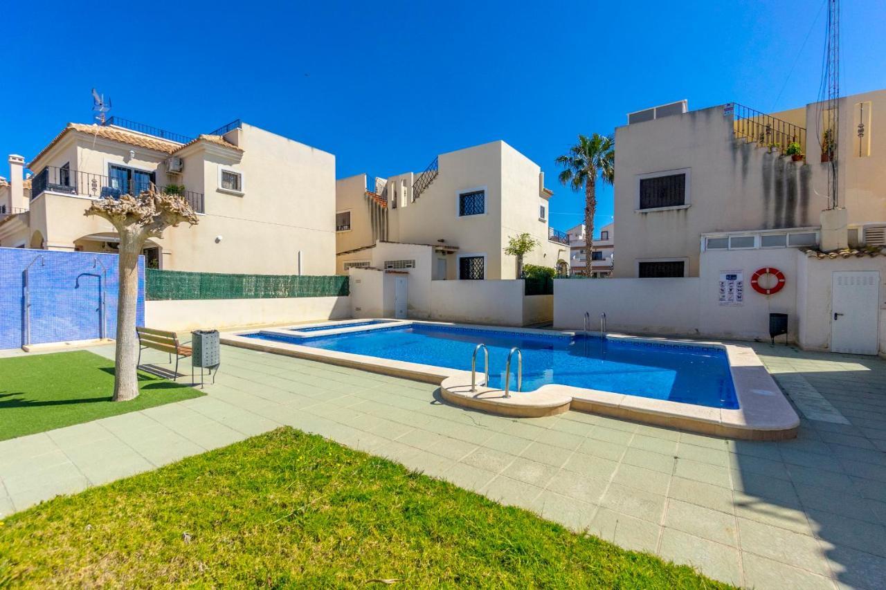 Fh Mediterraneo Torrevieja Extérieur photo