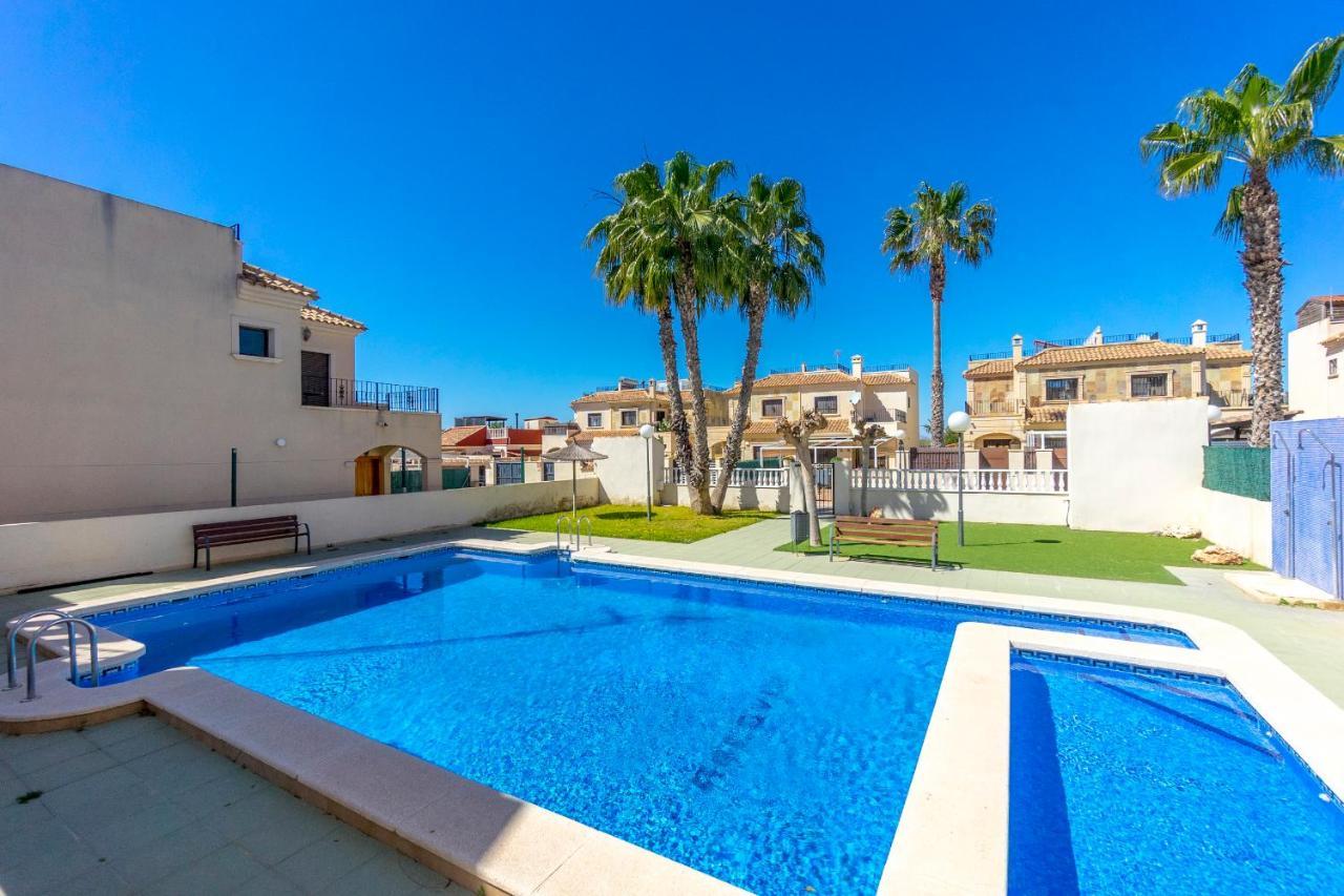 Fh Mediterraneo Torrevieja Extérieur photo