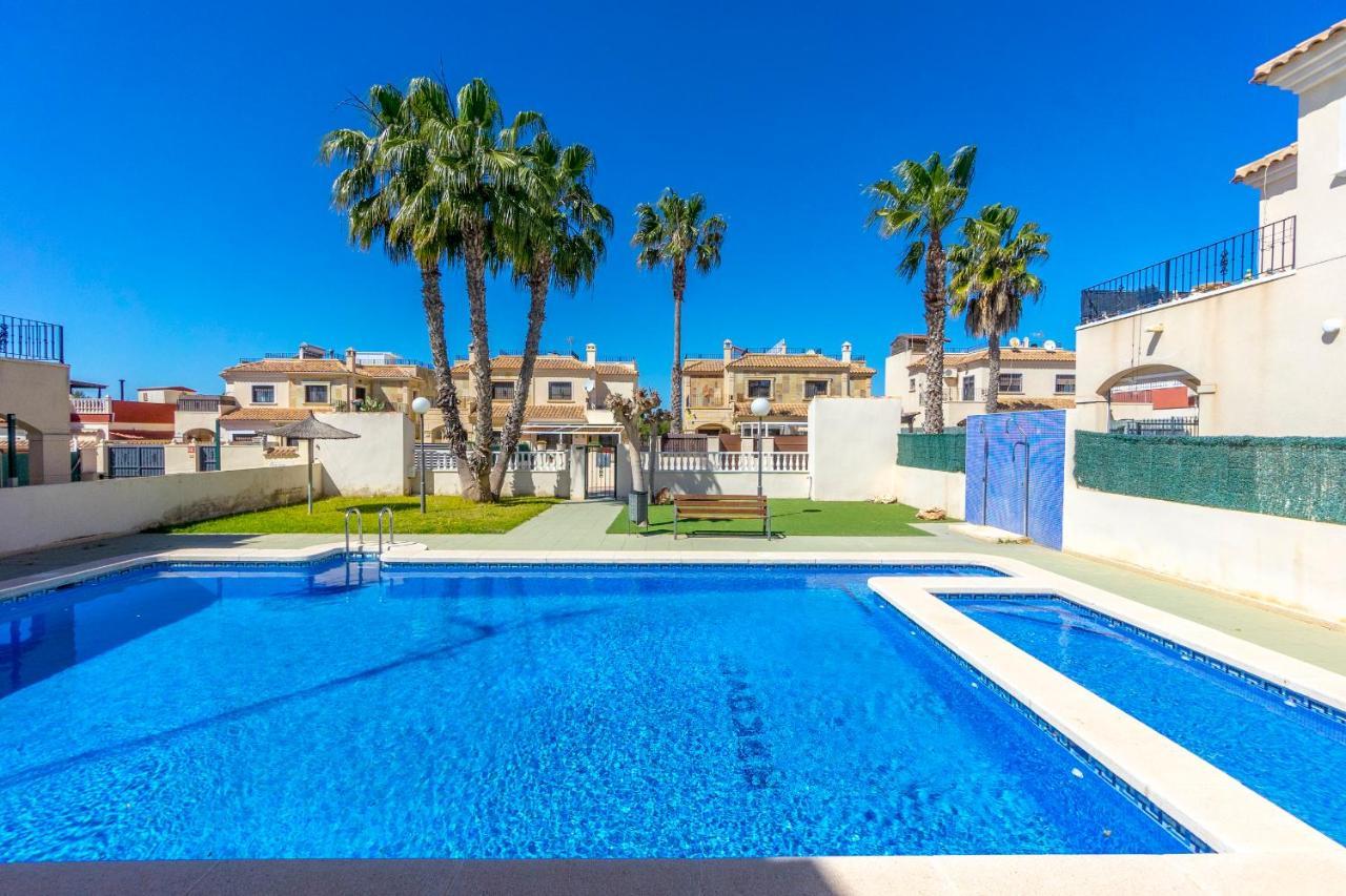 Fh Mediterraneo Torrevieja Extérieur photo